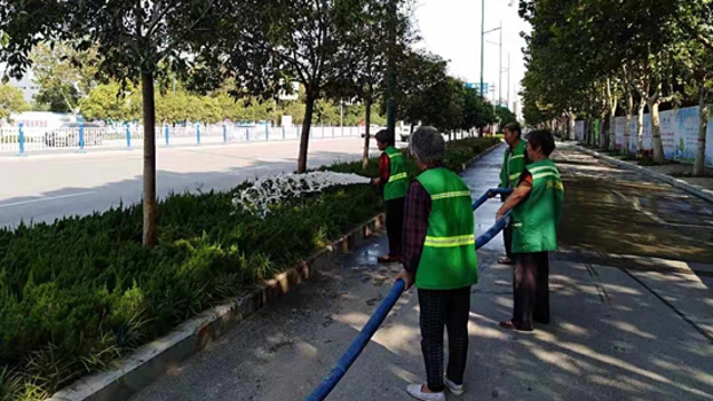 扮靚城市，為國(guó)慶增光添彩
